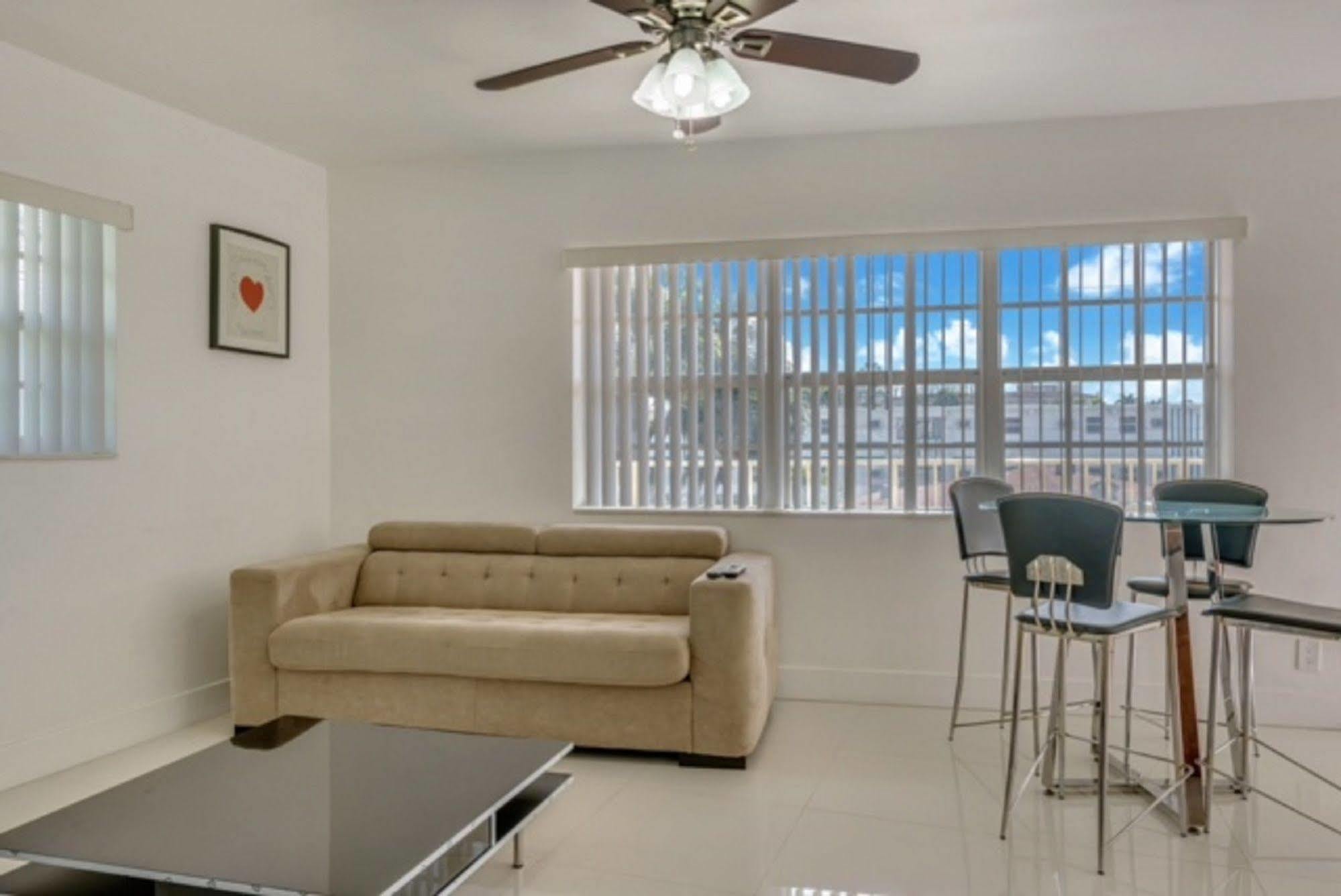 Luna Paradise By The Sea Aparthotel Lauderdale-by-the-Sea Buitenkant foto