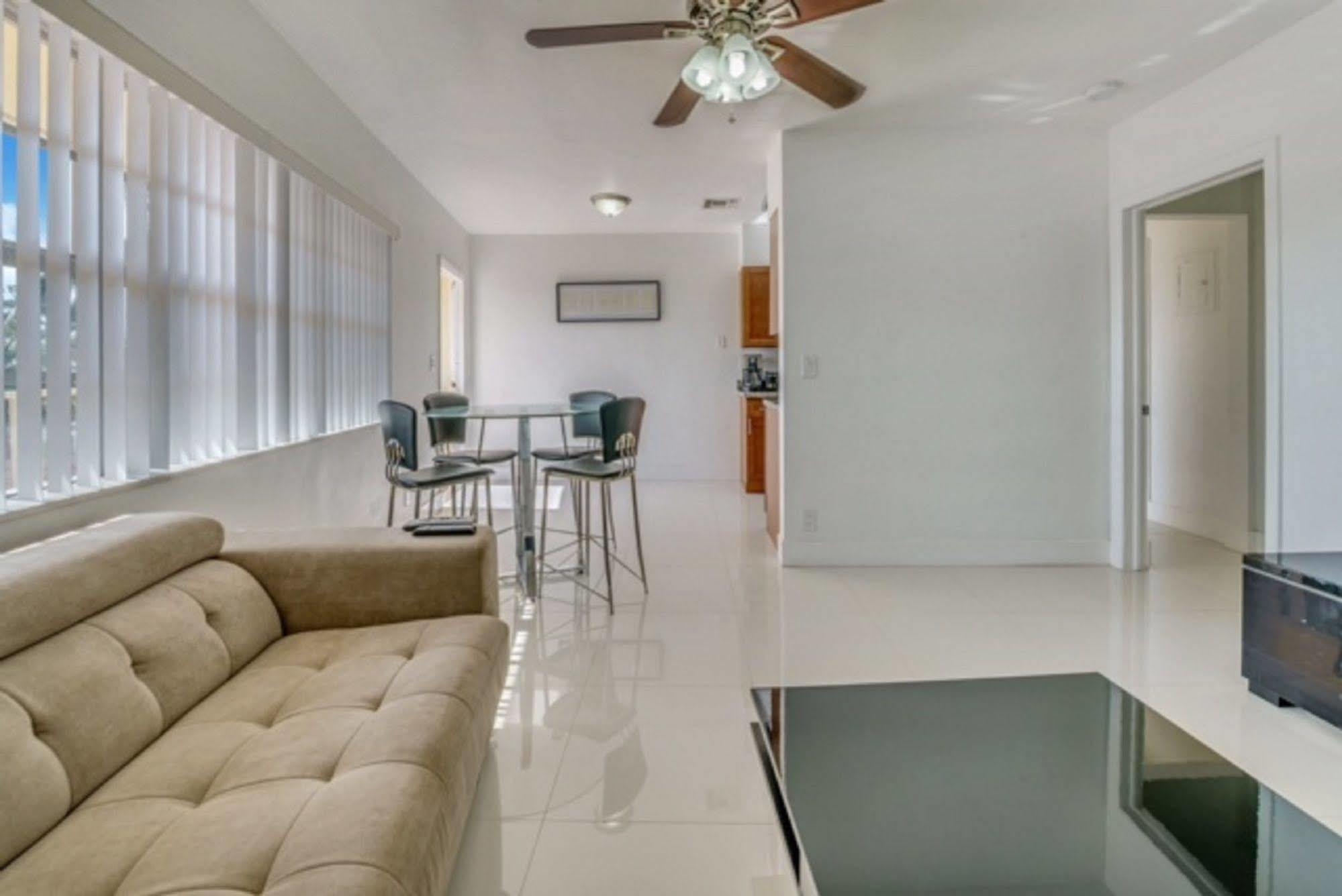 Luna Paradise By The Sea Aparthotel Lauderdale-by-the-Sea Buitenkant foto